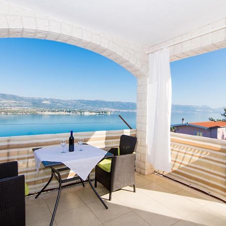 Holidays Apartments Slanada With Terrace And Sea View, Near The Beach & Town Trogir, Free Parking, Quiet Place On Peninsula Ciovo Εξωτερικό φωτογραφία