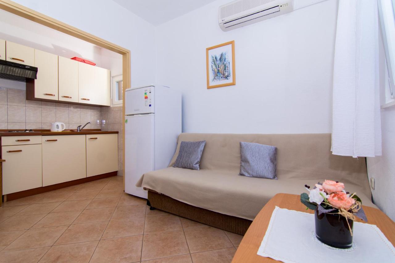 Holidays Apartments Slanada With Terrace And Sea View, Near The Beach & Town Trogir, Free Parking, Quiet Place On Peninsula Ciovo Εξωτερικό φωτογραφία