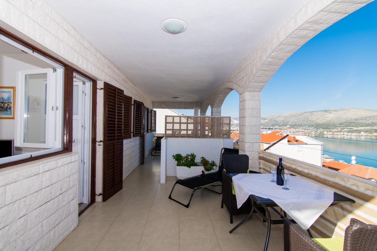 Holidays Apartments Slanada With Terrace And Sea View, Near The Beach & Town Trogir, Free Parking, Quiet Place On Peninsula Ciovo Εξωτερικό φωτογραφία