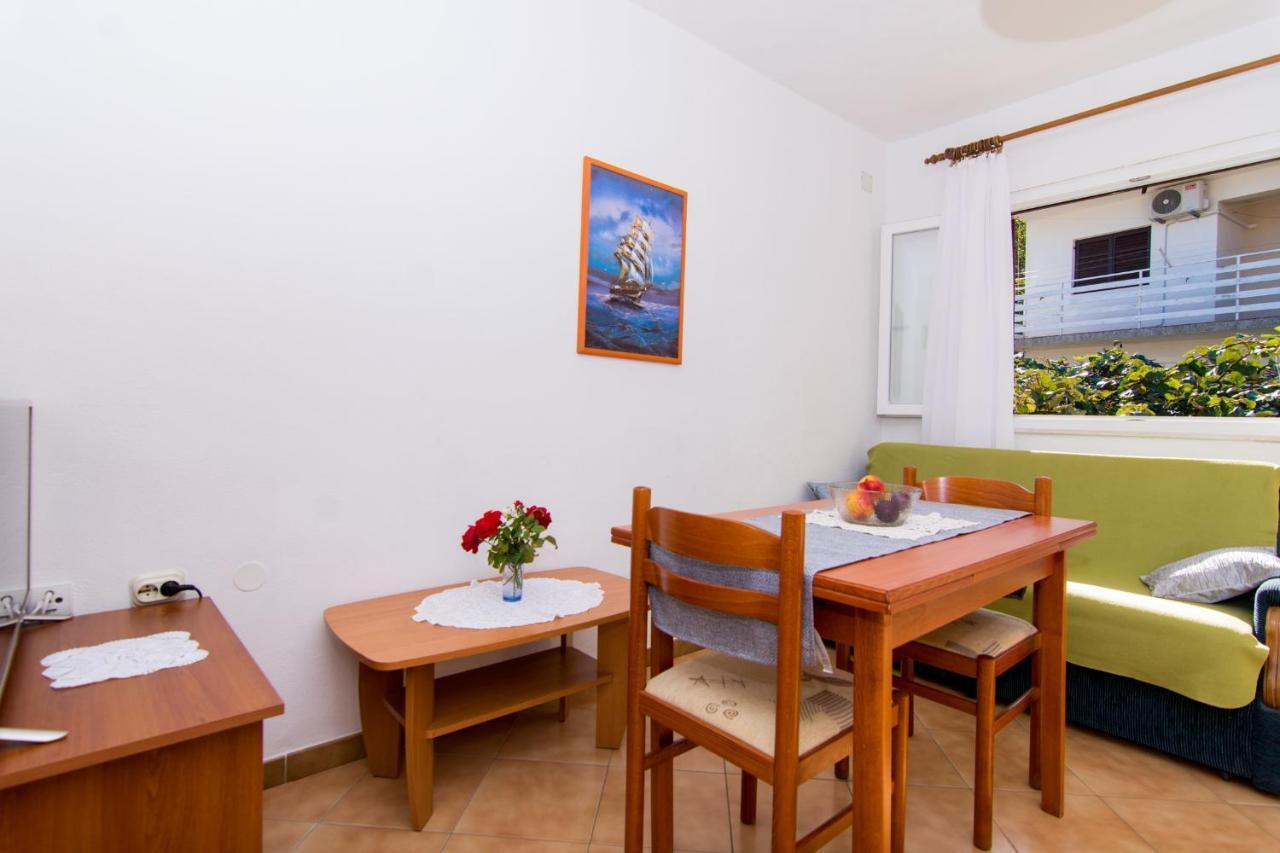 Holidays Apartments Slanada With Terrace And Sea View, Near The Beach & Town Trogir, Free Parking, Quiet Place On Peninsula Ciovo Εξωτερικό φωτογραφία