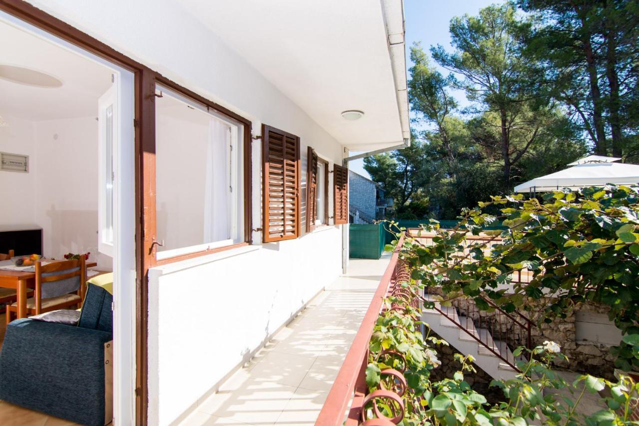 Holidays Apartments Slanada With Terrace And Sea View, Near The Beach & Town Trogir, Free Parking, Quiet Place On Peninsula Ciovo Εξωτερικό φωτογραφία