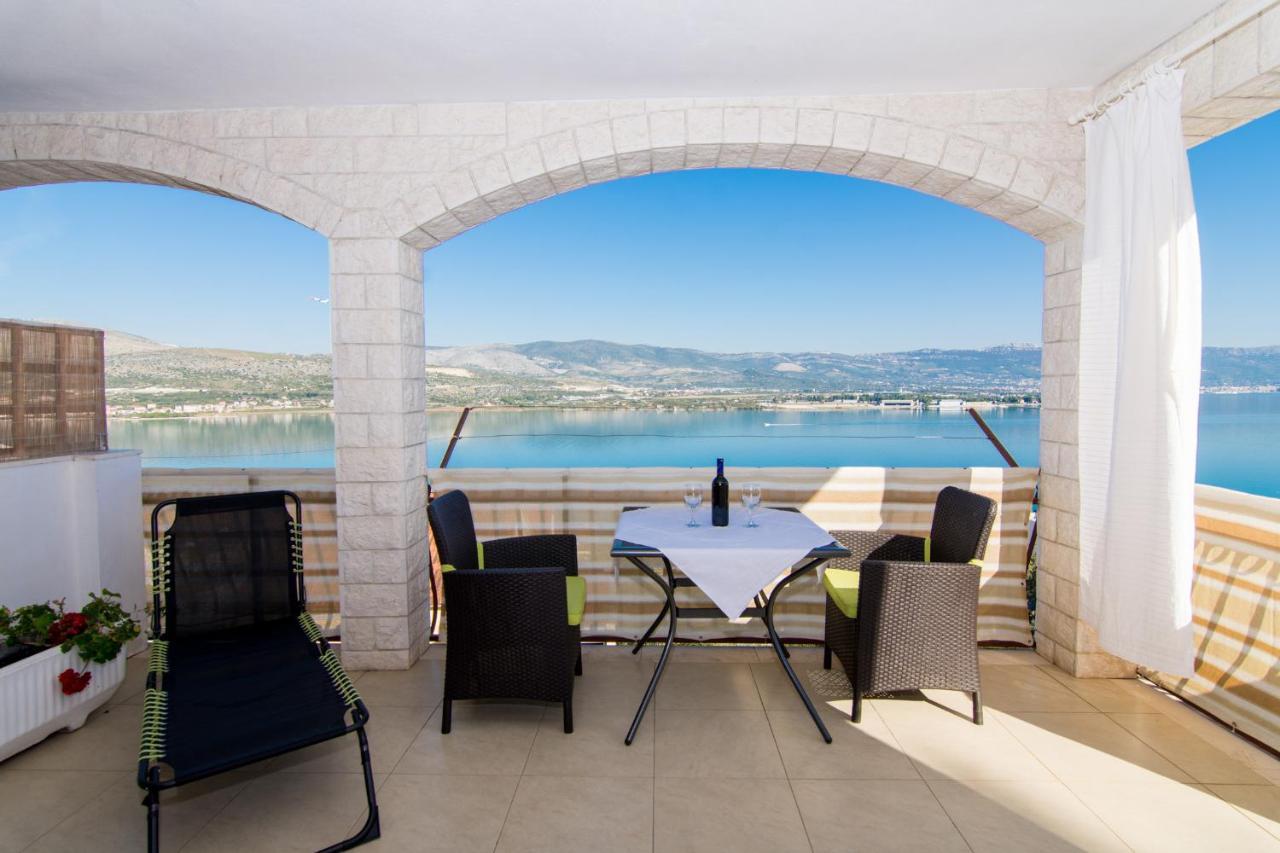 Holidays Apartments Slanada With Terrace And Sea View, Near The Beach & Town Trogir, Free Parking, Quiet Place On Peninsula Ciovo Εξωτερικό φωτογραφία