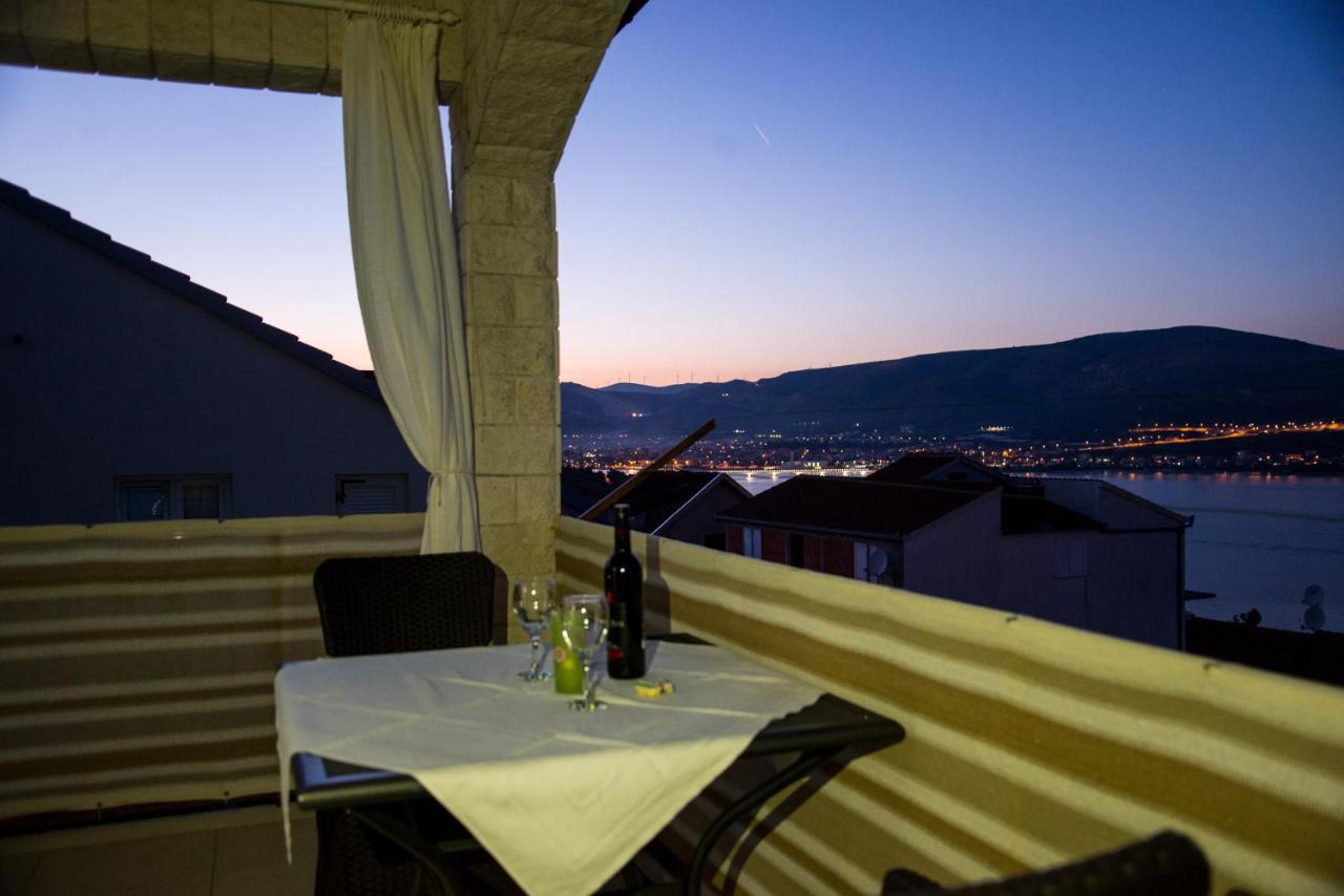 Holidays Apartments Slanada With Terrace And Sea View, Near The Beach & Town Trogir, Free Parking, Quiet Place On Peninsula Ciovo Εξωτερικό φωτογραφία