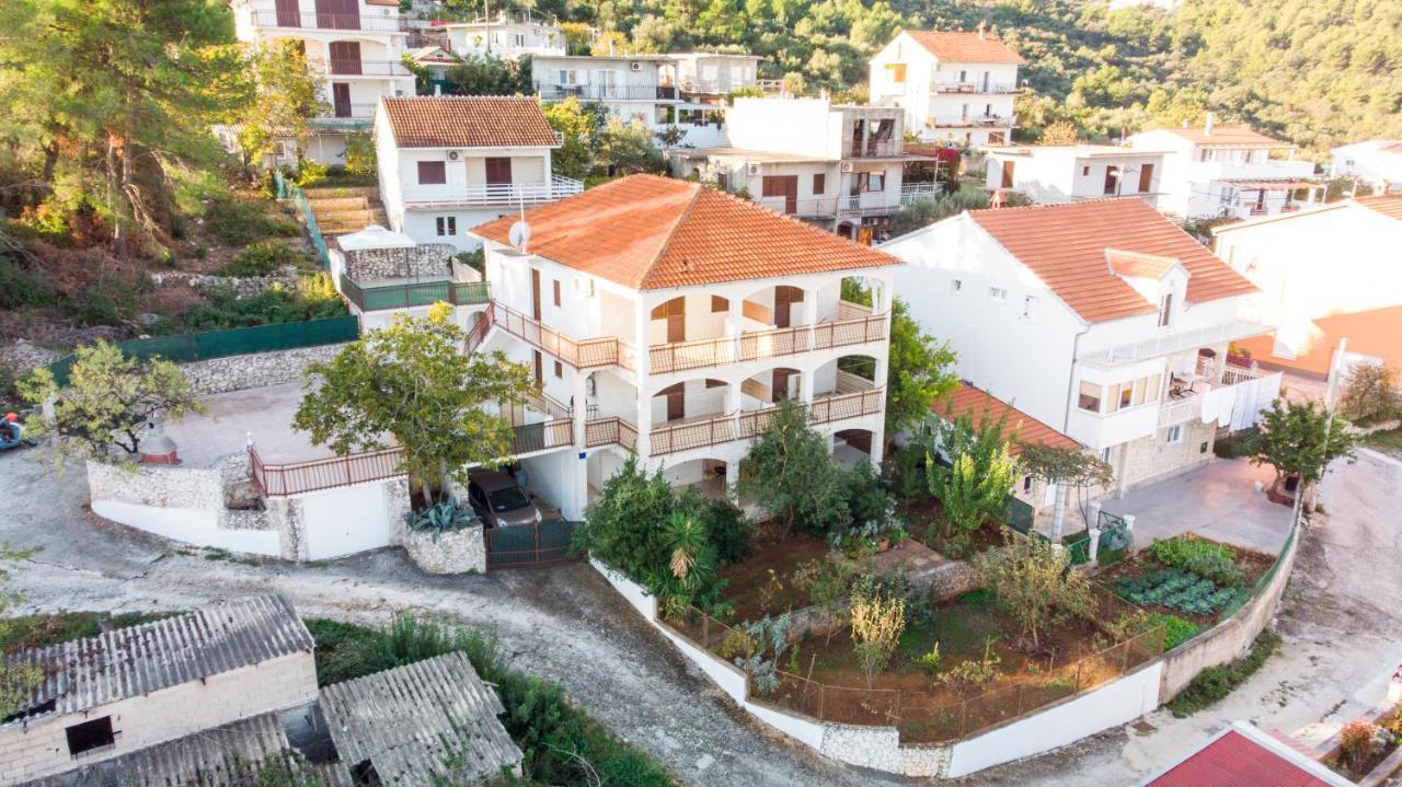 Holidays Apartments Slanada With Terrace And Sea View, Near The Beach & Town Trogir, Free Parking, Quiet Place On Peninsula Ciovo Εξωτερικό φωτογραφία