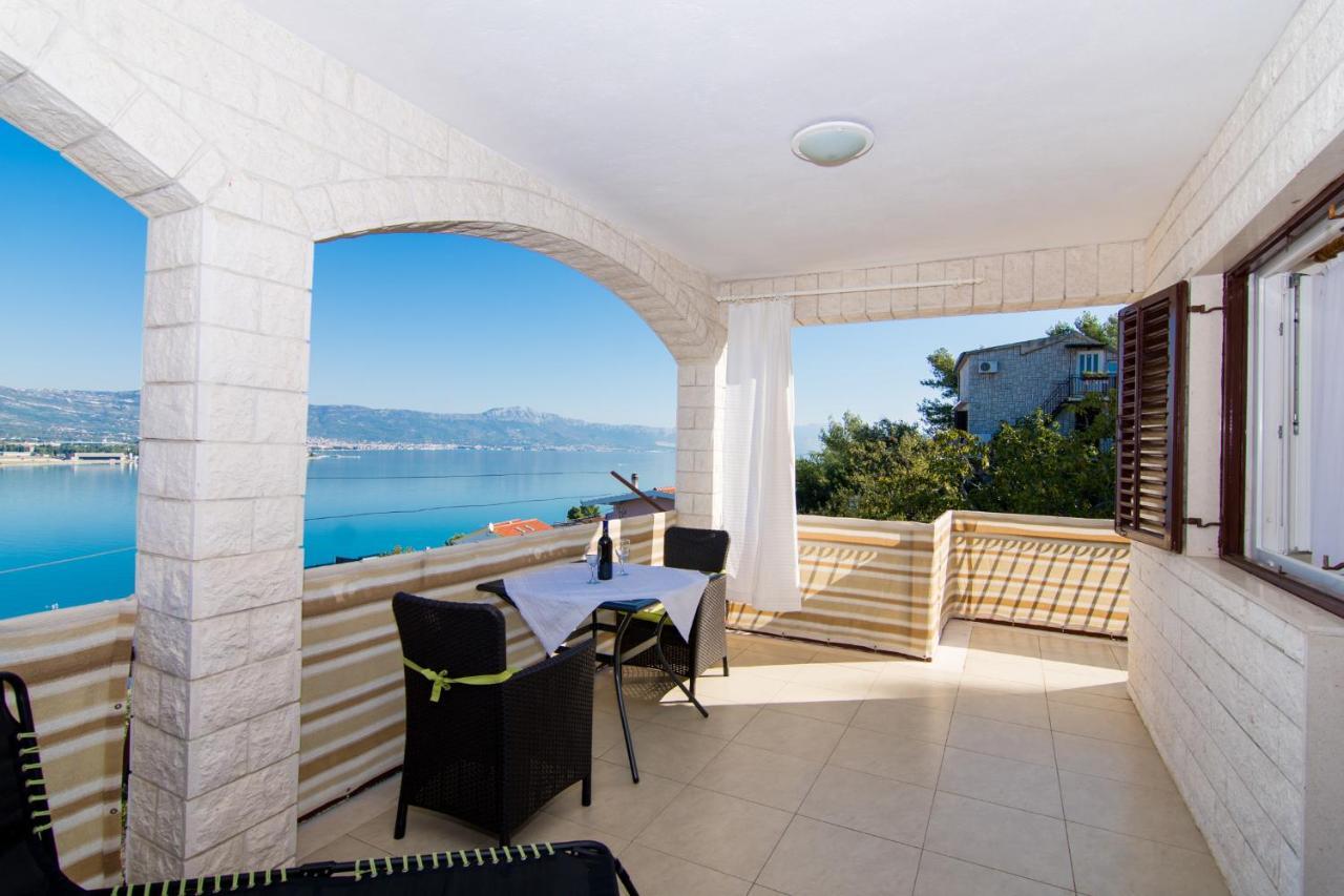 Holidays Apartments Slanada With Terrace And Sea View, Near The Beach & Town Trogir, Free Parking, Quiet Place On Peninsula Ciovo Εξωτερικό φωτογραφία